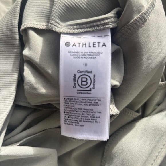 Athleta Brooklyn bermuda shorts light green fern green size 10 like new - Picture 6 of 6